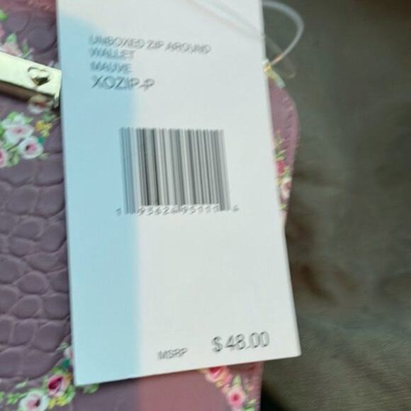 Betsey Johnson Floral wristlet mauve - Picture 5 of 7